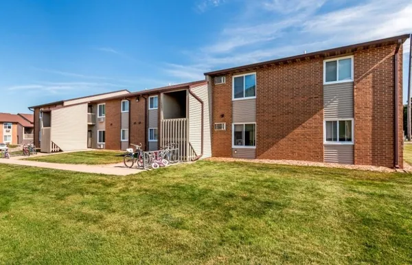 $780 | 902-905 North 14th Street, Indianola, IA 50125