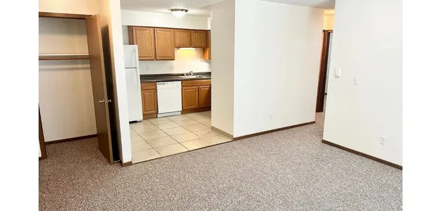 $780 | 902-905 North 14th Street, Indianola, IA 50125