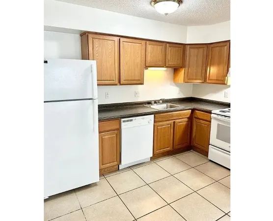 $780 | 902-905 North 14th Street, Indianola, IA 50125