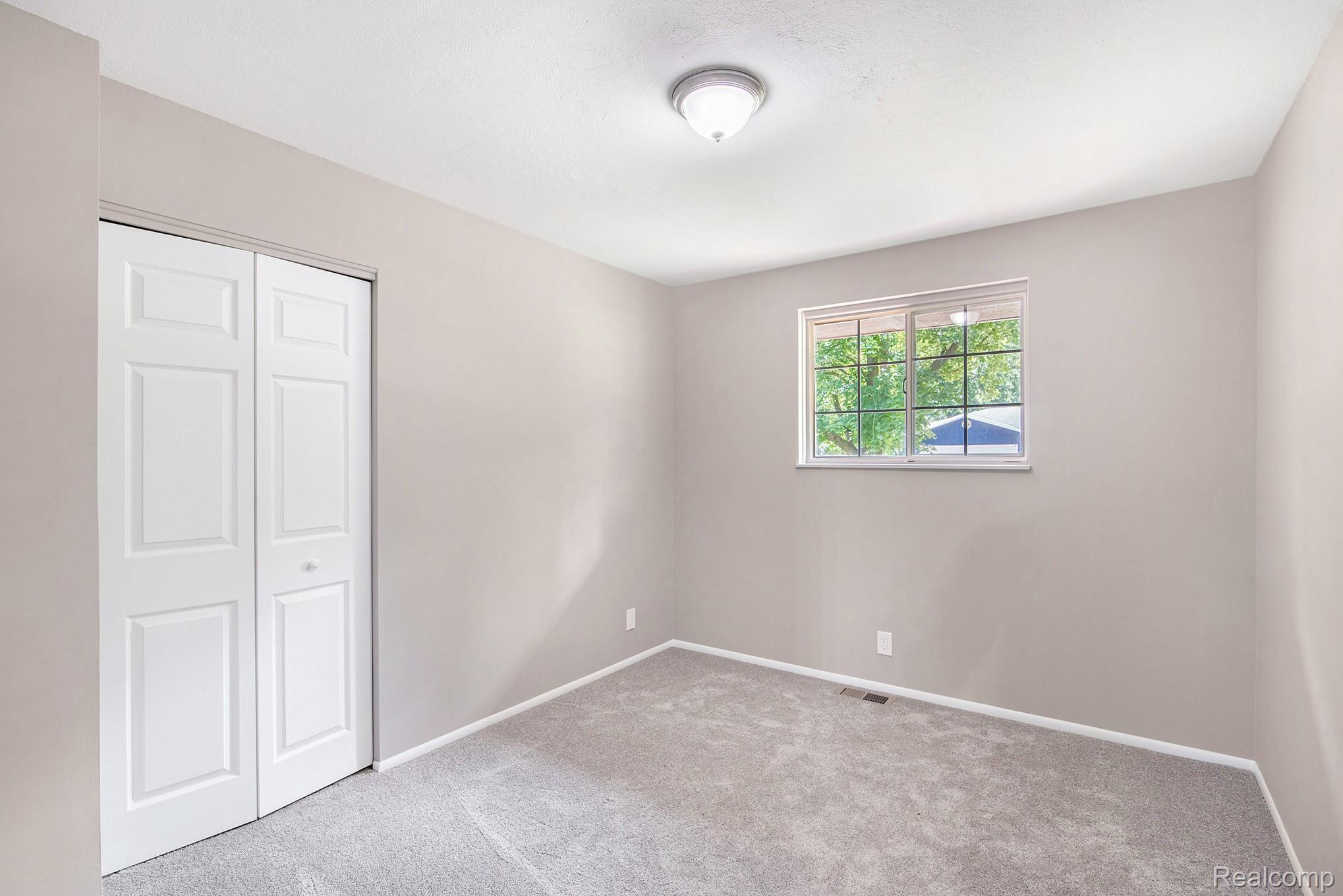 14372 Swanee Beach Drive Fenton, MI 48430 - Photo 11 of 16 9.jpg