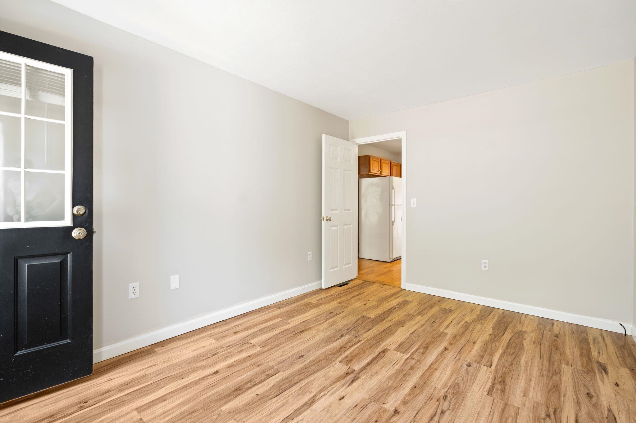 20 Pleasant Street Windham, NH 03087 - Photo 13 of 29