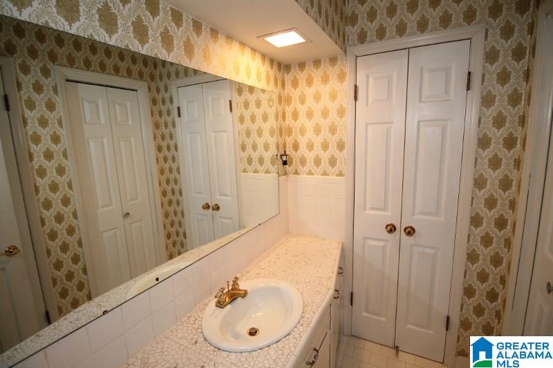 337 Orchid Road Birmingham, AL 35215 - Photo 16 of 28