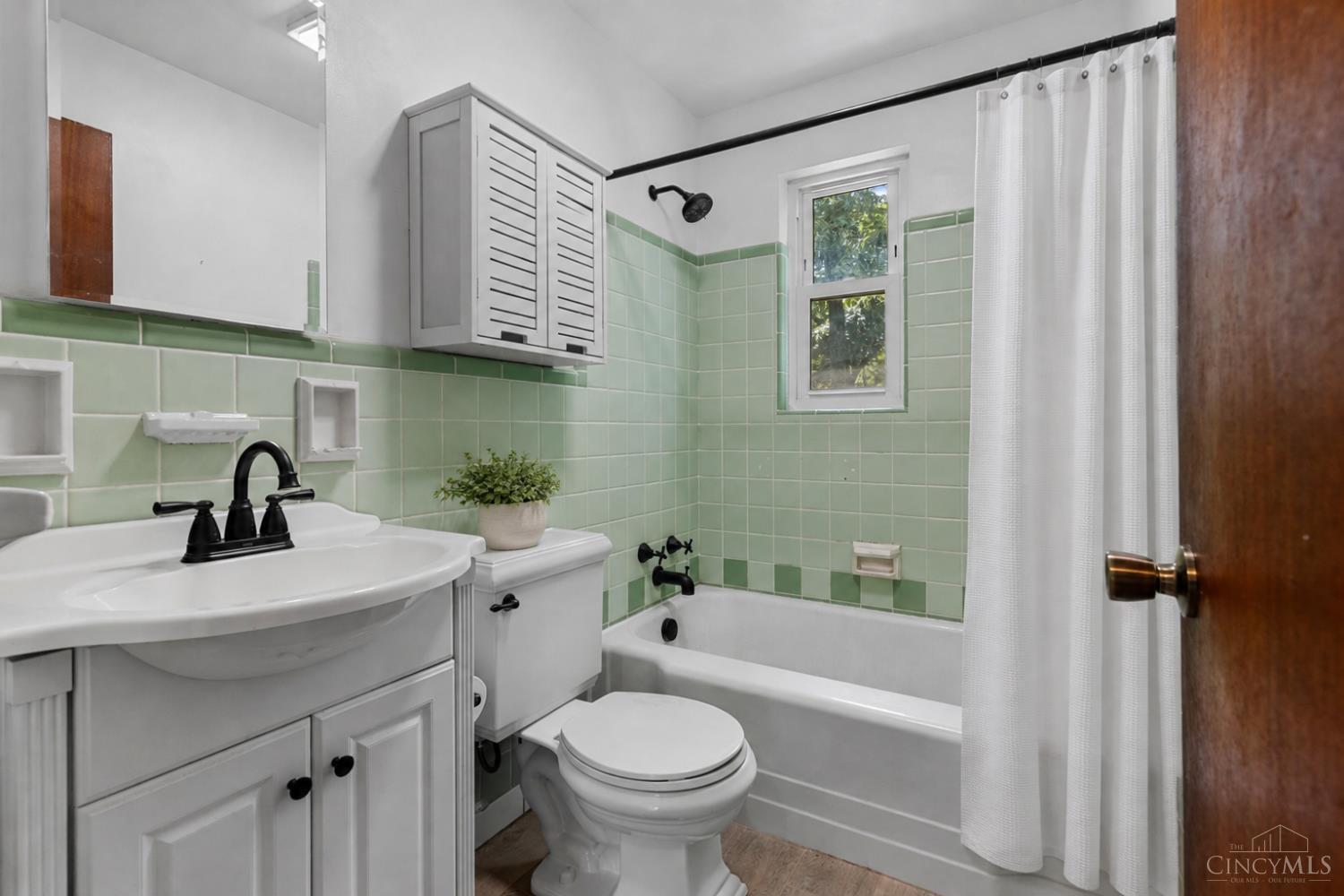 2361 East Galbraith Road Reading, OH 45237 - Photo 17 of 45 Gallery Image 17