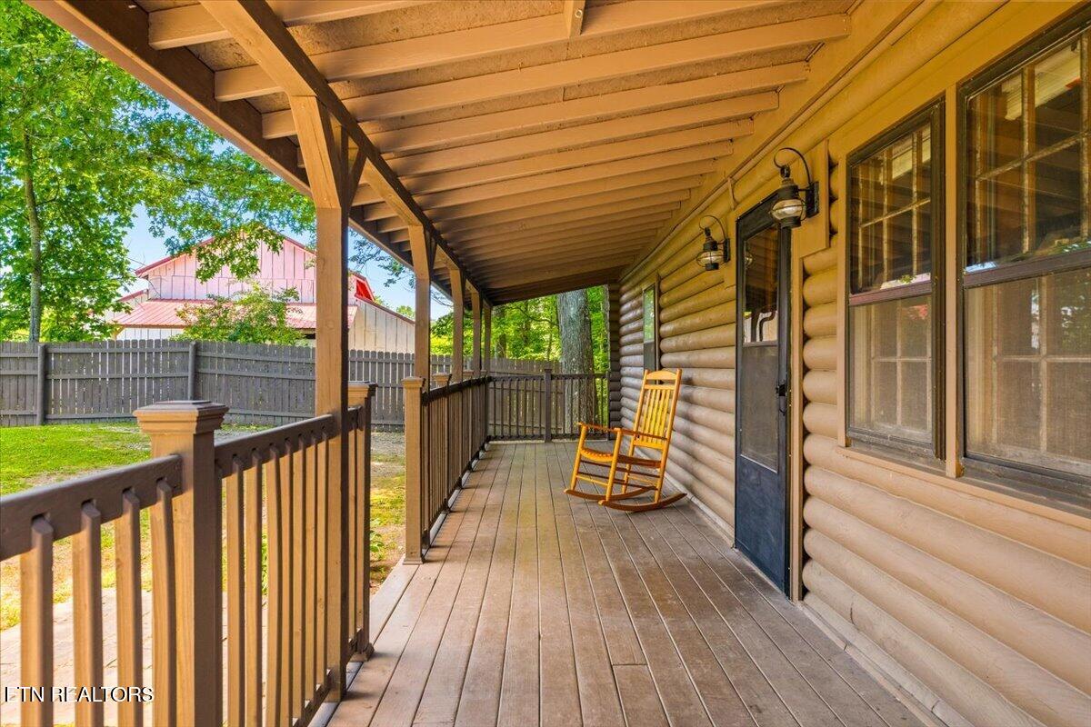 186 Indian Creek Road Jacksboro, TN 37757 - Photo 6 of 38 Front Porch