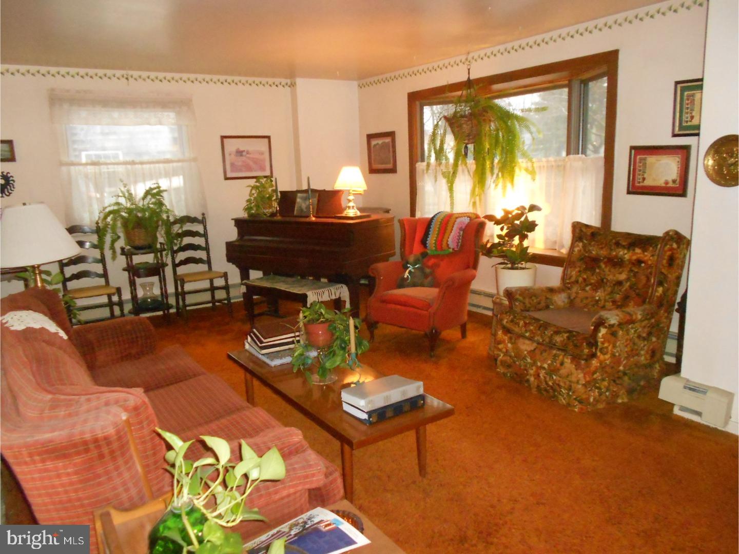 421 Manor Road Hatboro, PA 19040 - Photo 3 of 15 Living Room