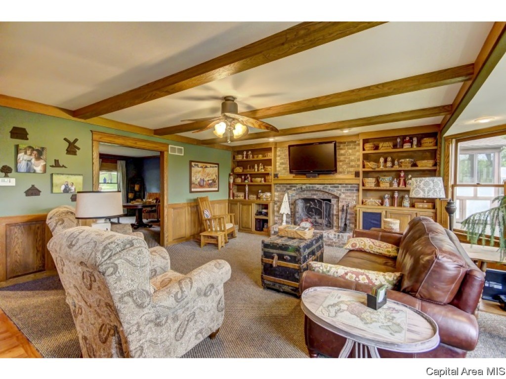 3821 West Bluffs Road Springfield, IL 62711 - Photo 4 of 36