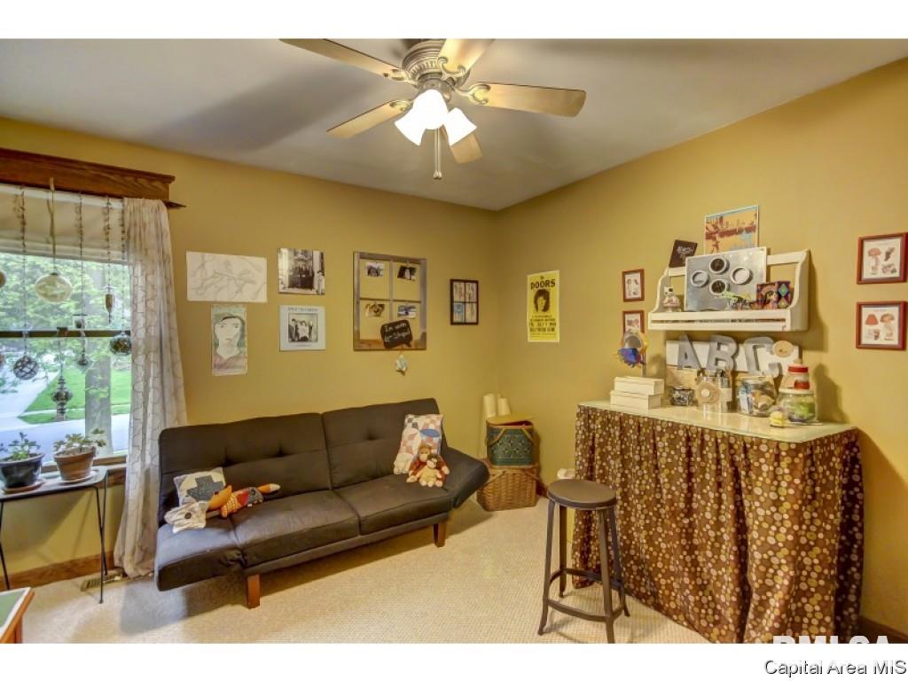 3821 West Bluffs Road Springfield, IL 62711 - Photo 5 of 36