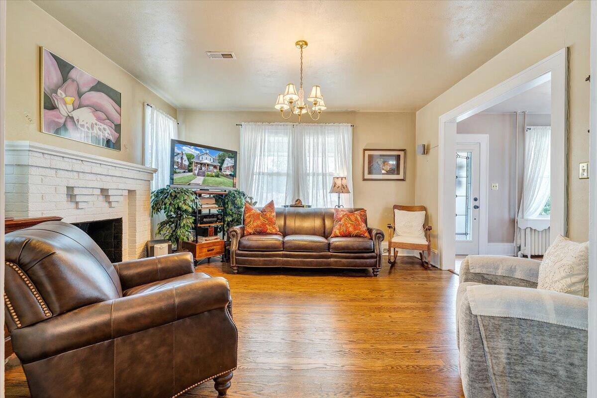 2457 Lofton Road Southwest Roanoke, VA 24015 - Photo 11 of 51 11-MIB08079