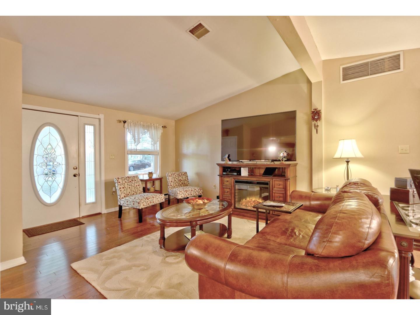 7 Brandywine Road Pemberton, NJ 08068 - Photo 9 of 25 Great Room