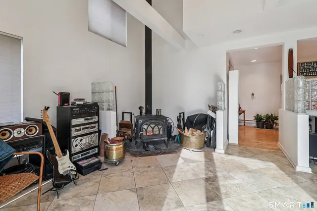 a view of a livingroom with furniture