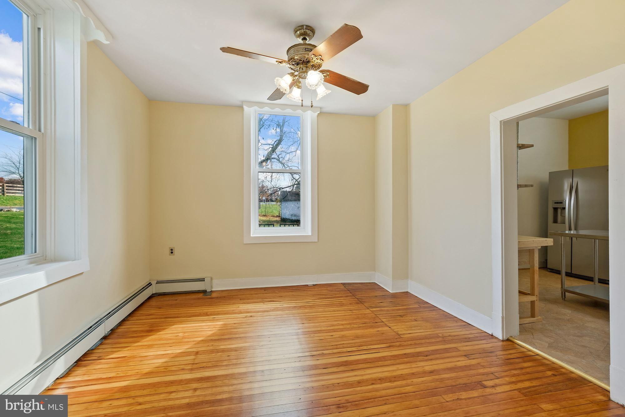 4326 Araby Church Road Frederick, MD 21704 - Photo 16 of 34 Dining room