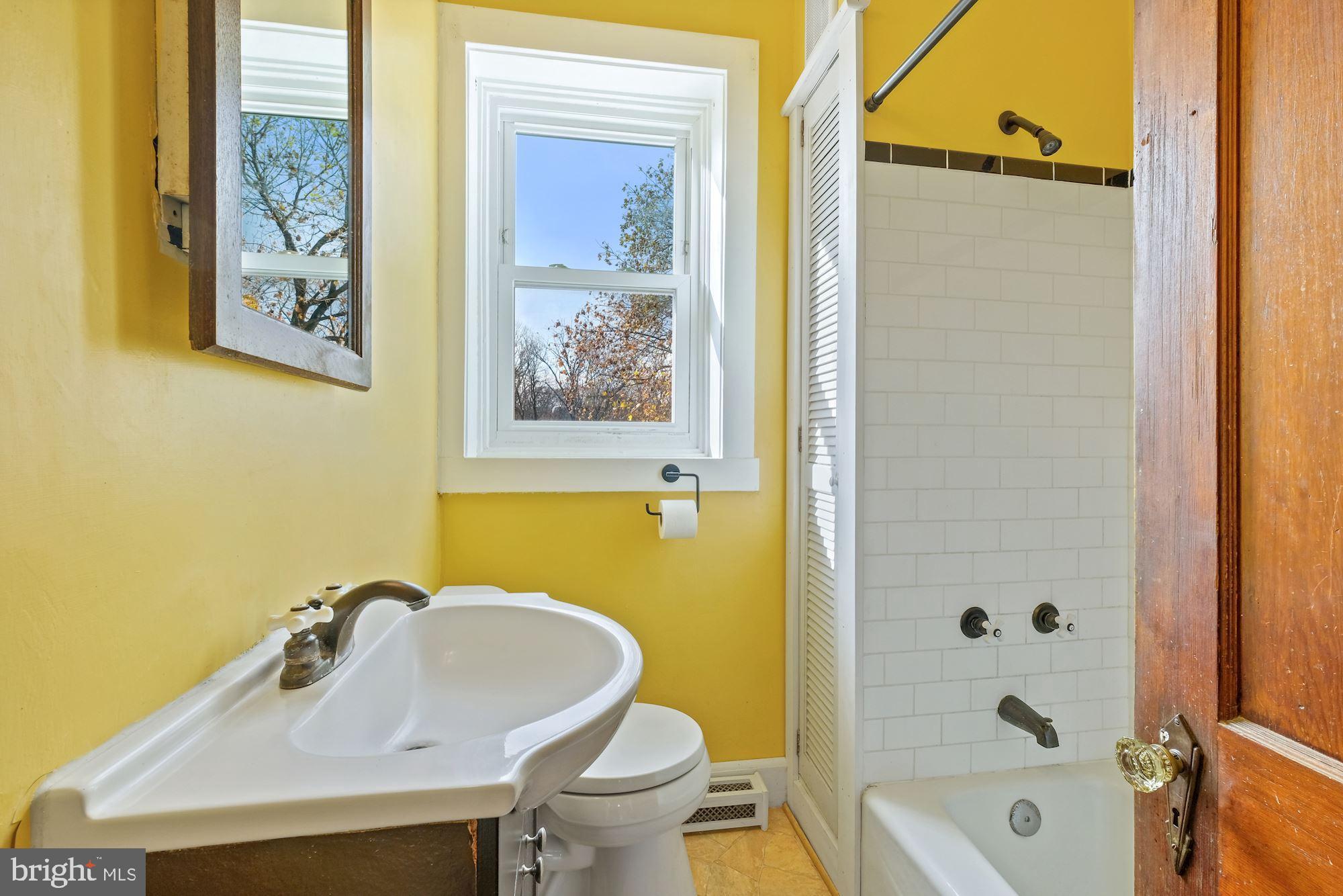 4326 Araby Church Road Frederick, MD 21704 - Photo 18 of 34 Full bath