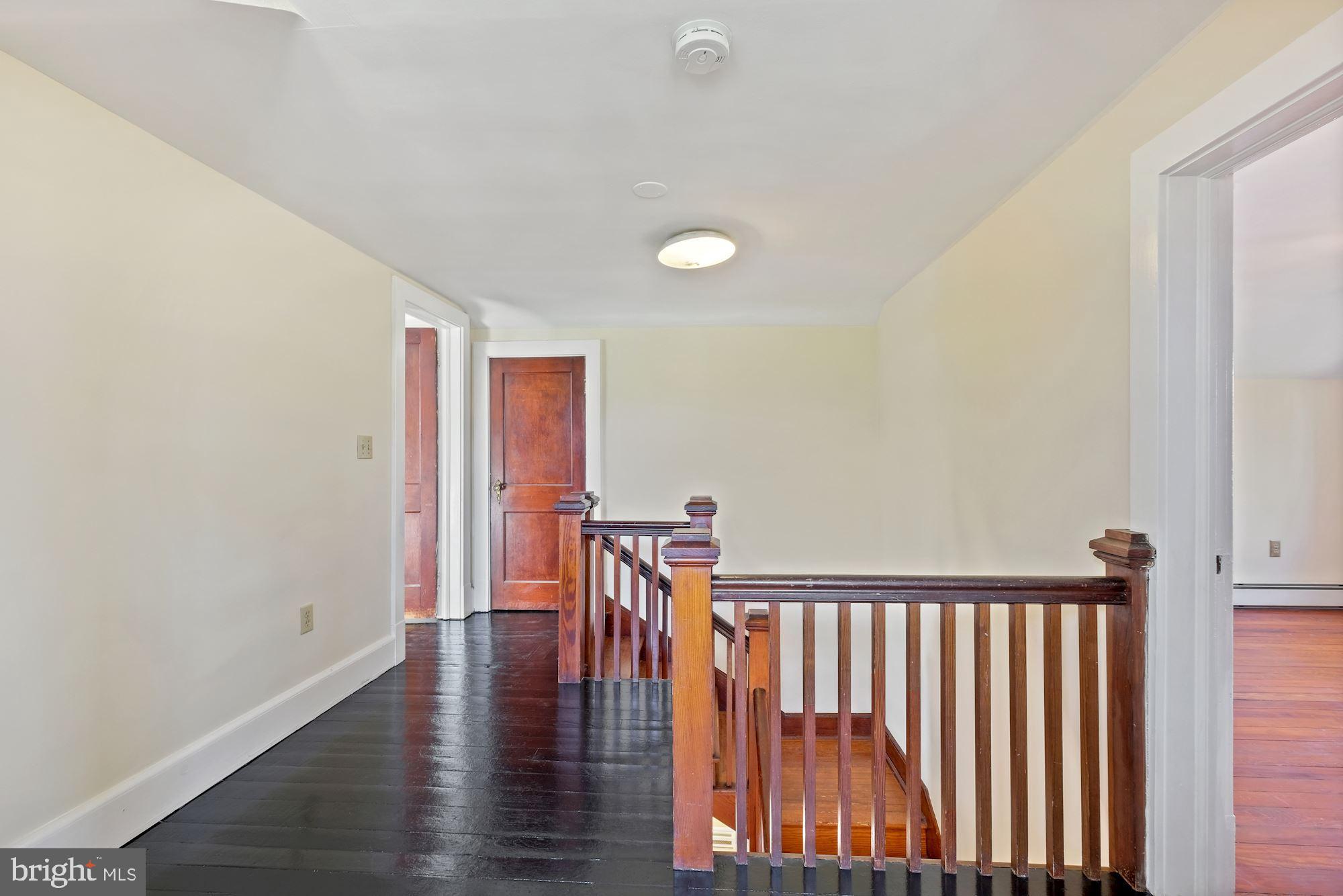 4326 Araby Church Road Frederick, MD 21704 - Photo 20 of 34 Upstairs hallway