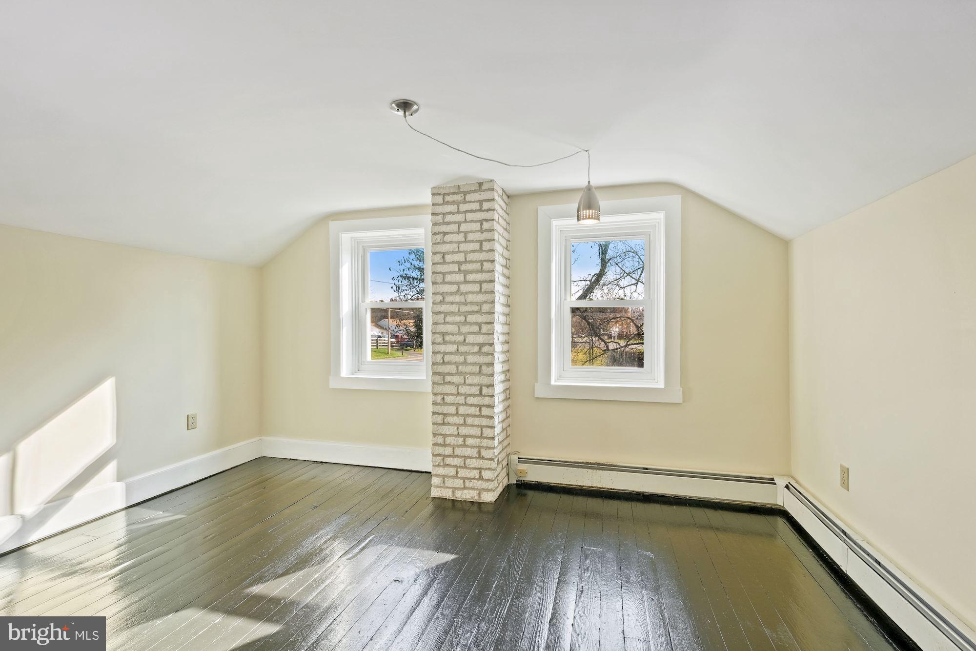 4326 Araby Church Road Frederick, MD 21704 - Photo 24 of 34 Upstairs third Bedroom