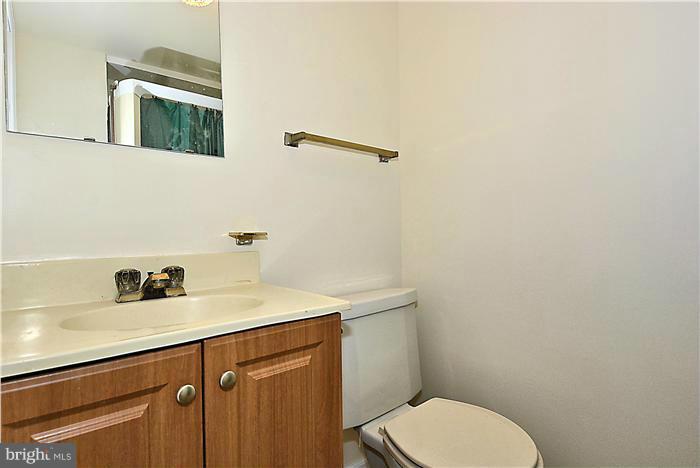 4103 Garrett Park Road Silver Spring, MD 20906 - Photo 13 of 16 Bath