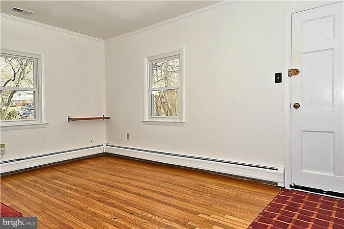 4103 Garrett Park Road Silver Spring, MD 20906 - Photo 6 of 16 Bedroom