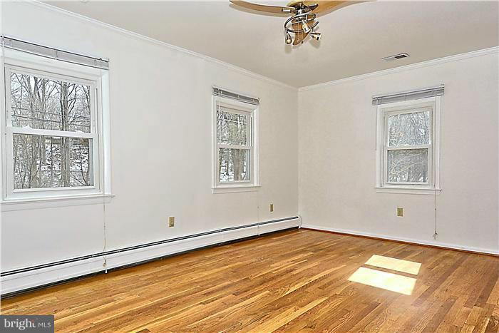 4103 Garrett Park Road Silver Spring, MD 20906 - Photo 9 of 16 Bedroom (Master)
