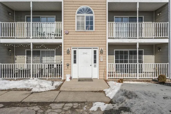 $184,900 | 2343 99th Street, Unit 2A, Highland, IN 46322