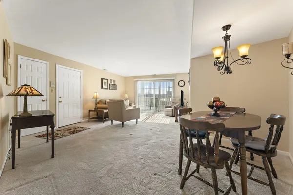 $184,900 | 2343 99th Street, Unit 2A, Highland, IN 46322