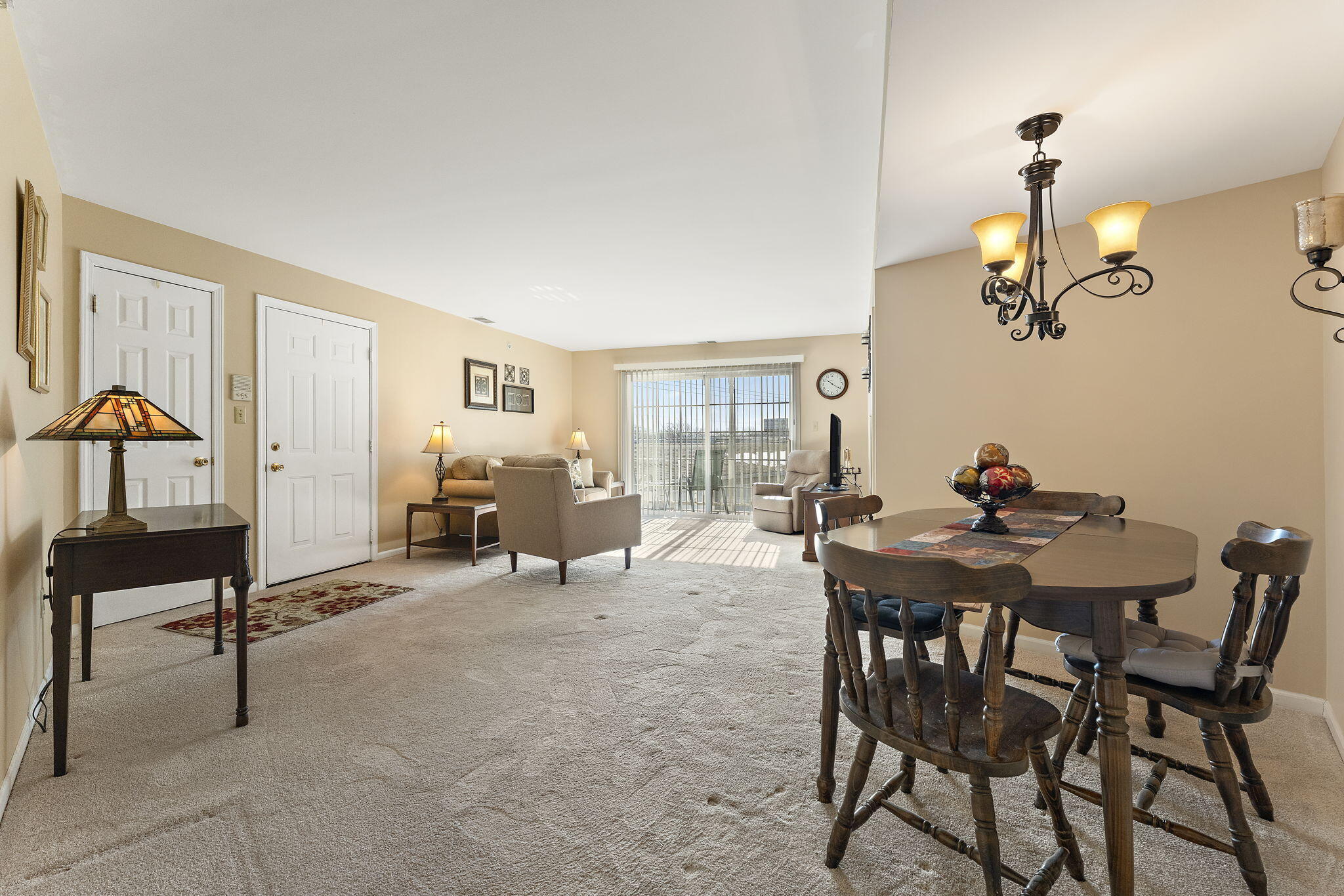 2343 99th Street, Unit 2A Highland, IN 46322 - Photo 12 of 14 2048x1365