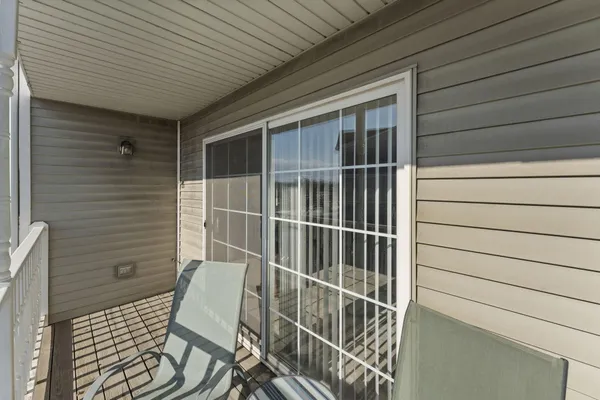 $184,900 | 2343 99th Street, Unit 2A, Highland, IN 46322