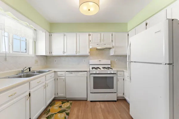 $184,900 | 2343 99th Street, Unit 2A, Highland, IN 46322