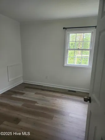 $2,300 | 179 Powell Street, Newport, NC 28570