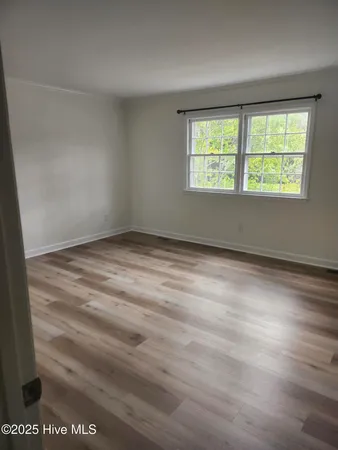 $2,300 | 179 Powell Street, Newport, NC 28570