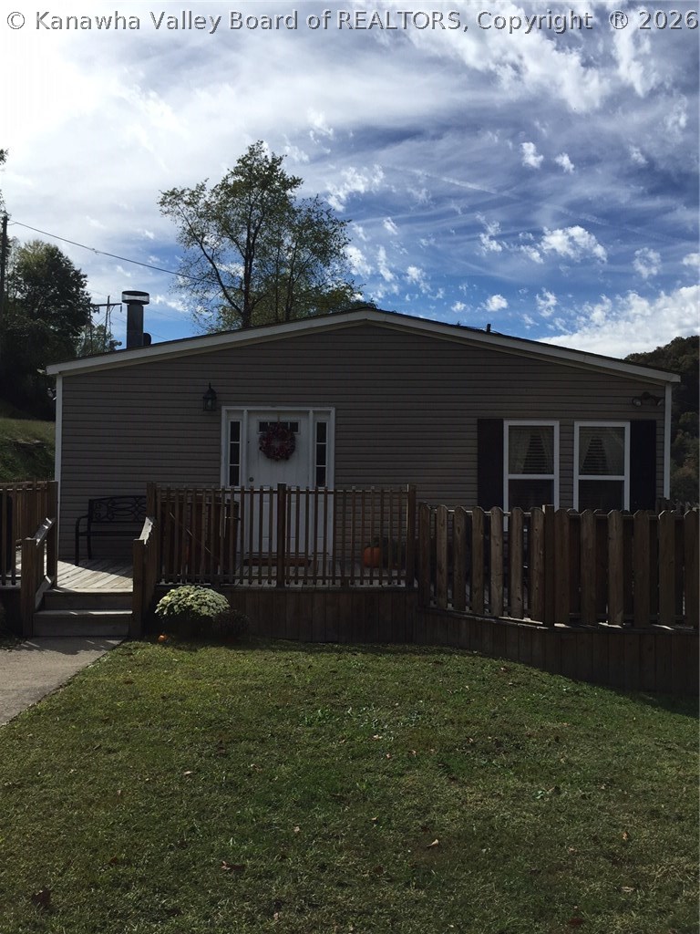 746 Old County Road Racine, WV 25165 - Photo 4 of 28 Gallery Image 4