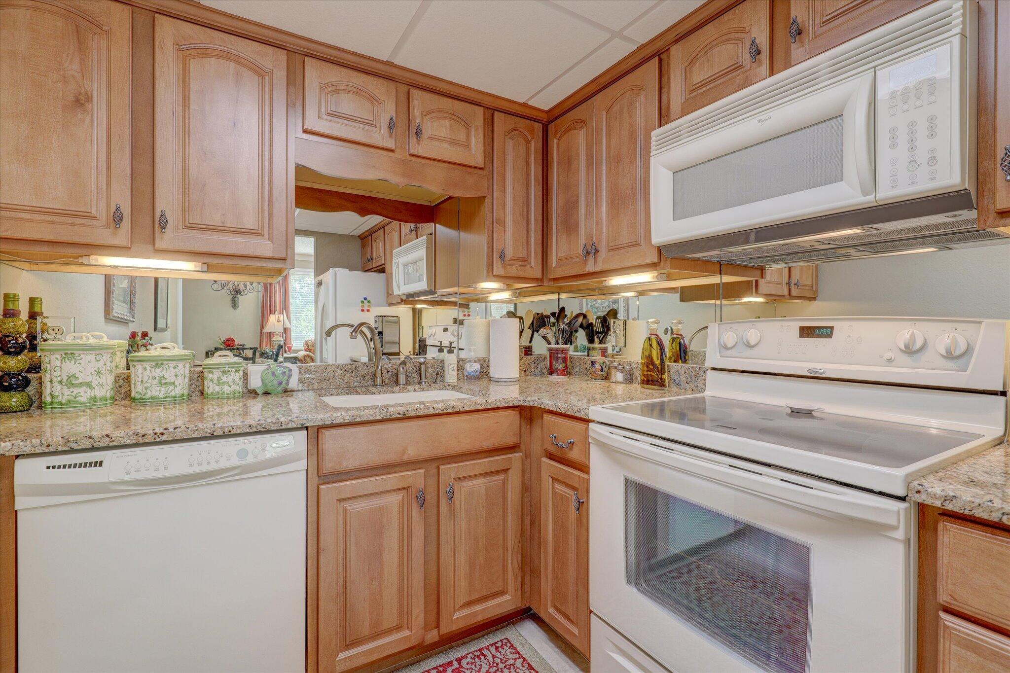 3215 North River Road, Unit 408 Pigeon Forge, TN 37863 - Photo 14 of 25 15-IMG_3503_4_5_6_7-Edit