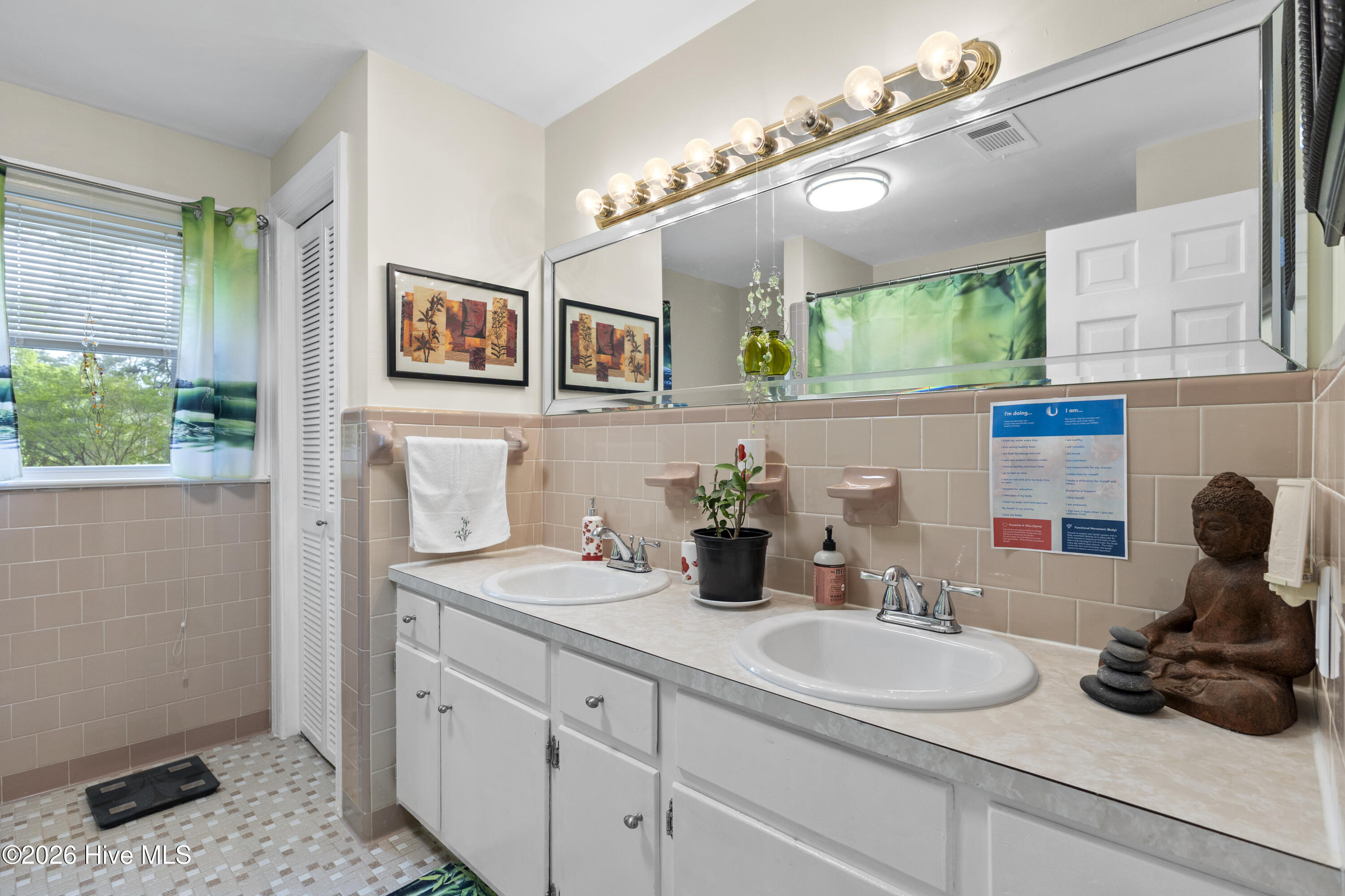 1721 Bethlehem Road Rocky Mount, NC 27803 - Photo 33 of 46 Second Floor Full Bath