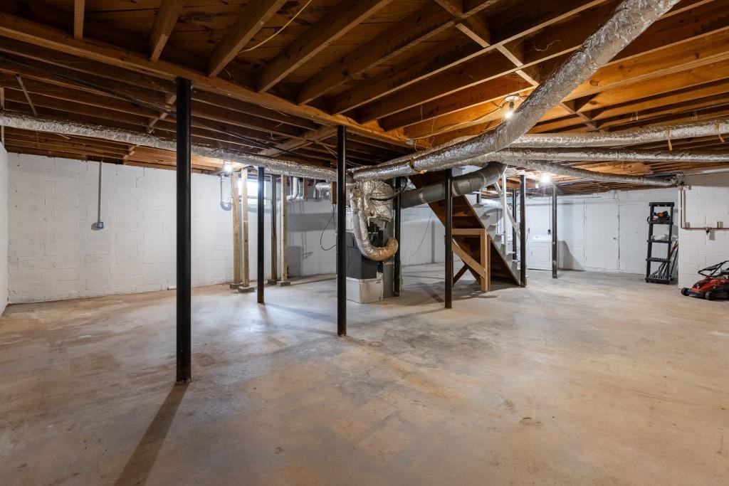 282 Willis Mill Road Southwest Atlanta, GA 30311 - Photo 18 of 25 a view of empty room