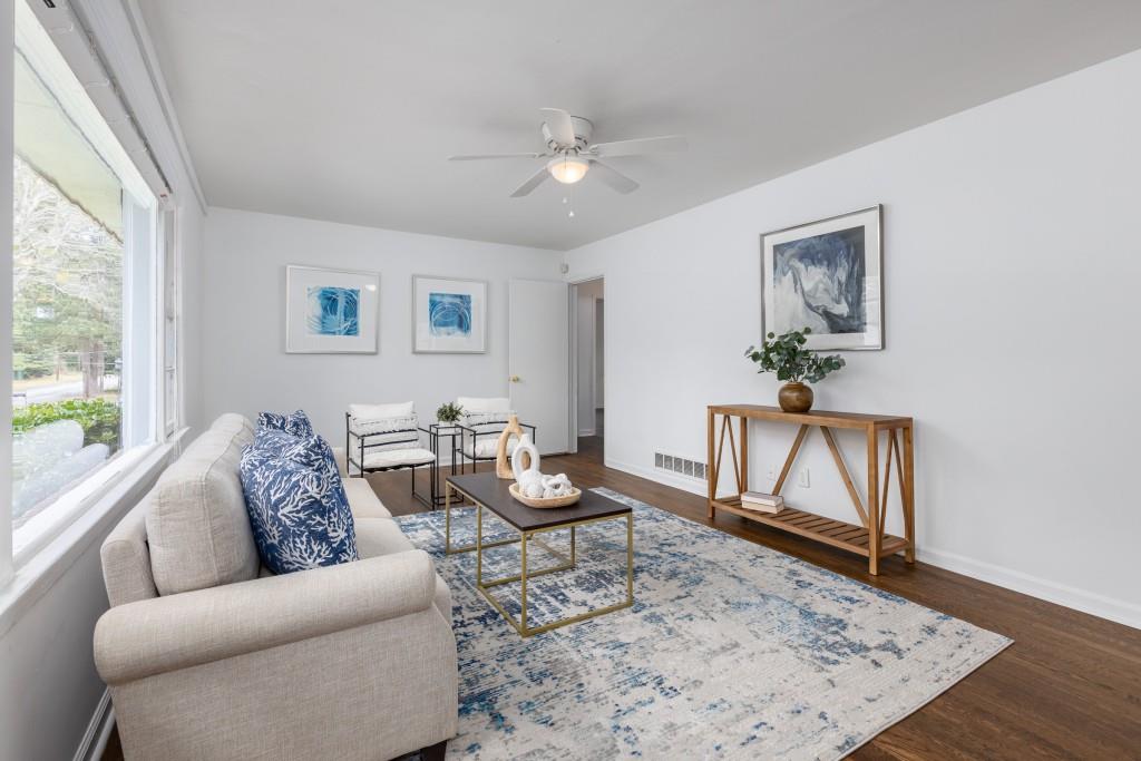 282 Willis Mill Road Southwest Atlanta, GA 30311 - Photo 6 of 25 a living room with furniture and wooden floor