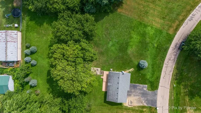 $299,900 | 1233 Lakewood Drive, Somonauk, IL 60552