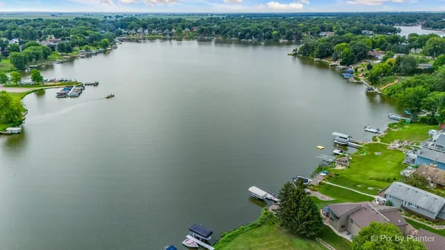 $299,900 | 1233 Lakewood Drive, Somonauk, IL 60552