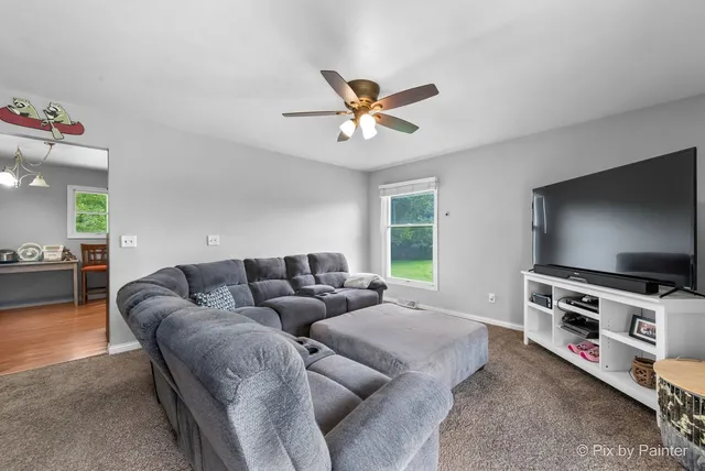 $299,900 | 1233 Lakewood Drive, Somonauk, IL 60552