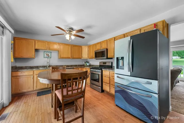 $299,900 | 1233 Lakewood Drive, Somonauk, IL 60552