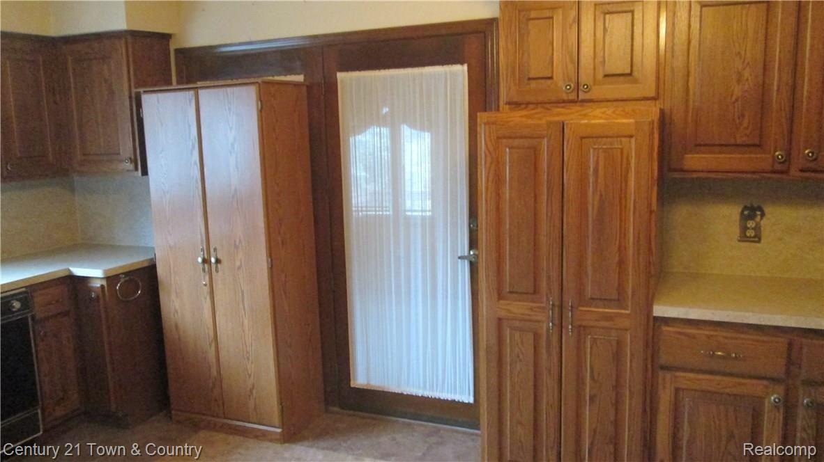 2325 Norton Road Rochester, MI 48307 - Photo 17 of 39 IMG_1693.JPG