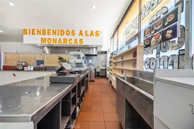 $440,000 | 33027 Road 159, Ivanhoe, CA 93235