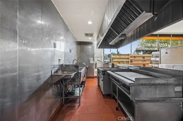 $440,000 | 33027 Road 159, Ivanhoe, CA 93235