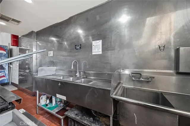 $440,000 | 33027 Road 159, Ivanhoe, CA 93235