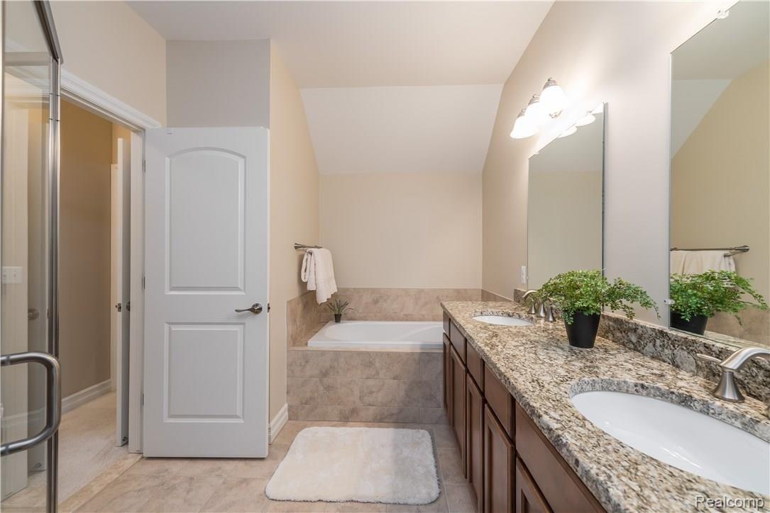 599 Merrill Court, Unit 27 Rochester, MI 48306 - Photo 8 of 23 Master Bath With Double Sinks
