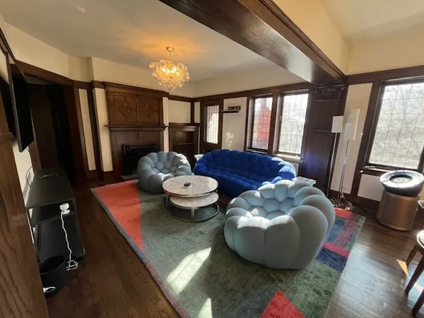 $2,900 | 1372 East 57th Street, Unit 2, Chicago, IL 60637