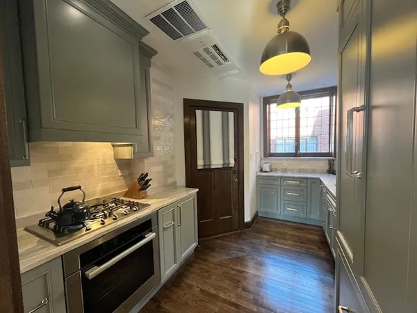 $2,900 | 1372 East 57th Street, Unit 2, Chicago, IL 60637