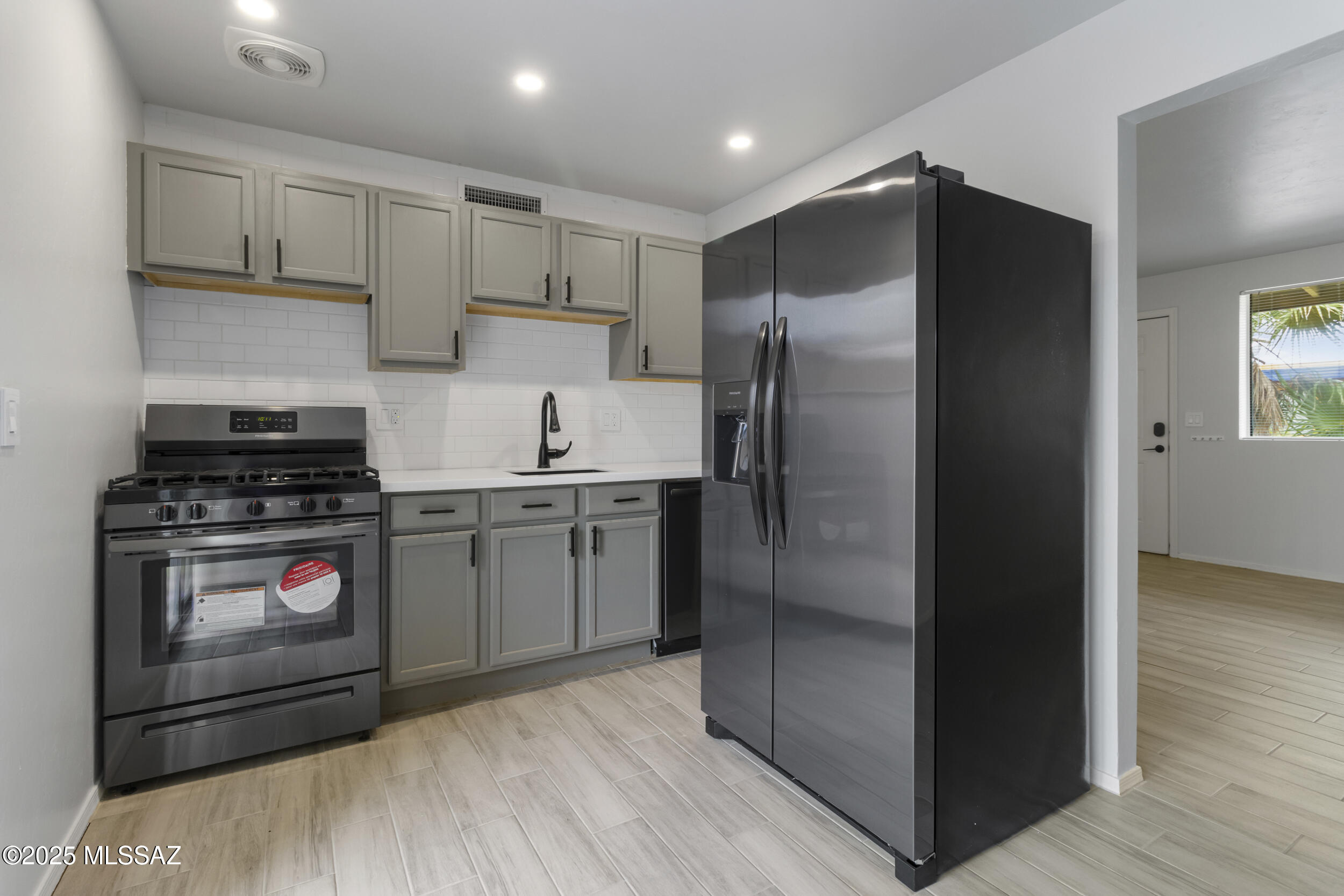 350 North Silverbell Road, Unit 174 Tucson, AZ 85745 - Photo 5 of 17