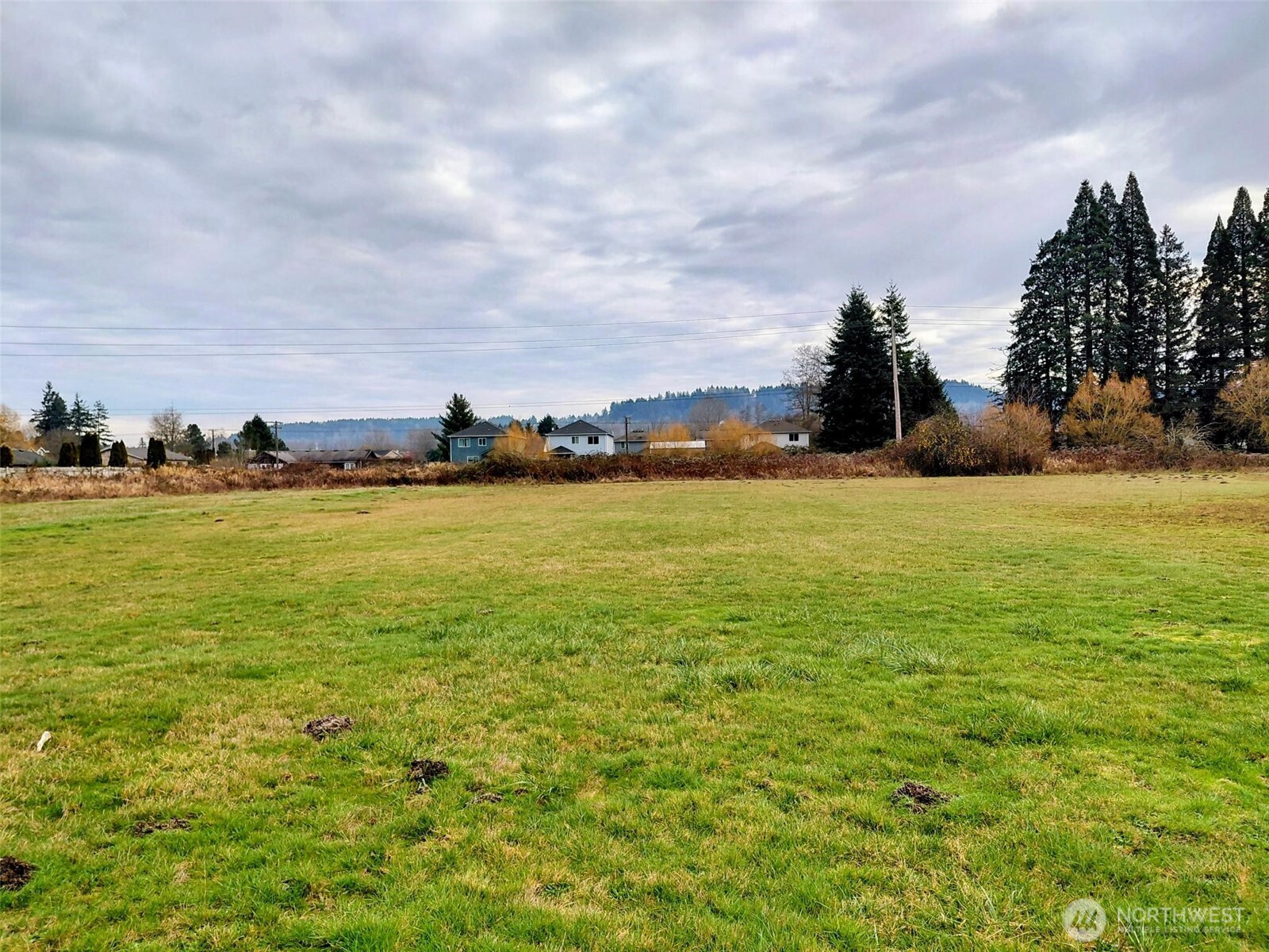 519 Valentine Avenue South Pacific, WA 98047 - Photo 5 of 7 a view of a ocean with beach