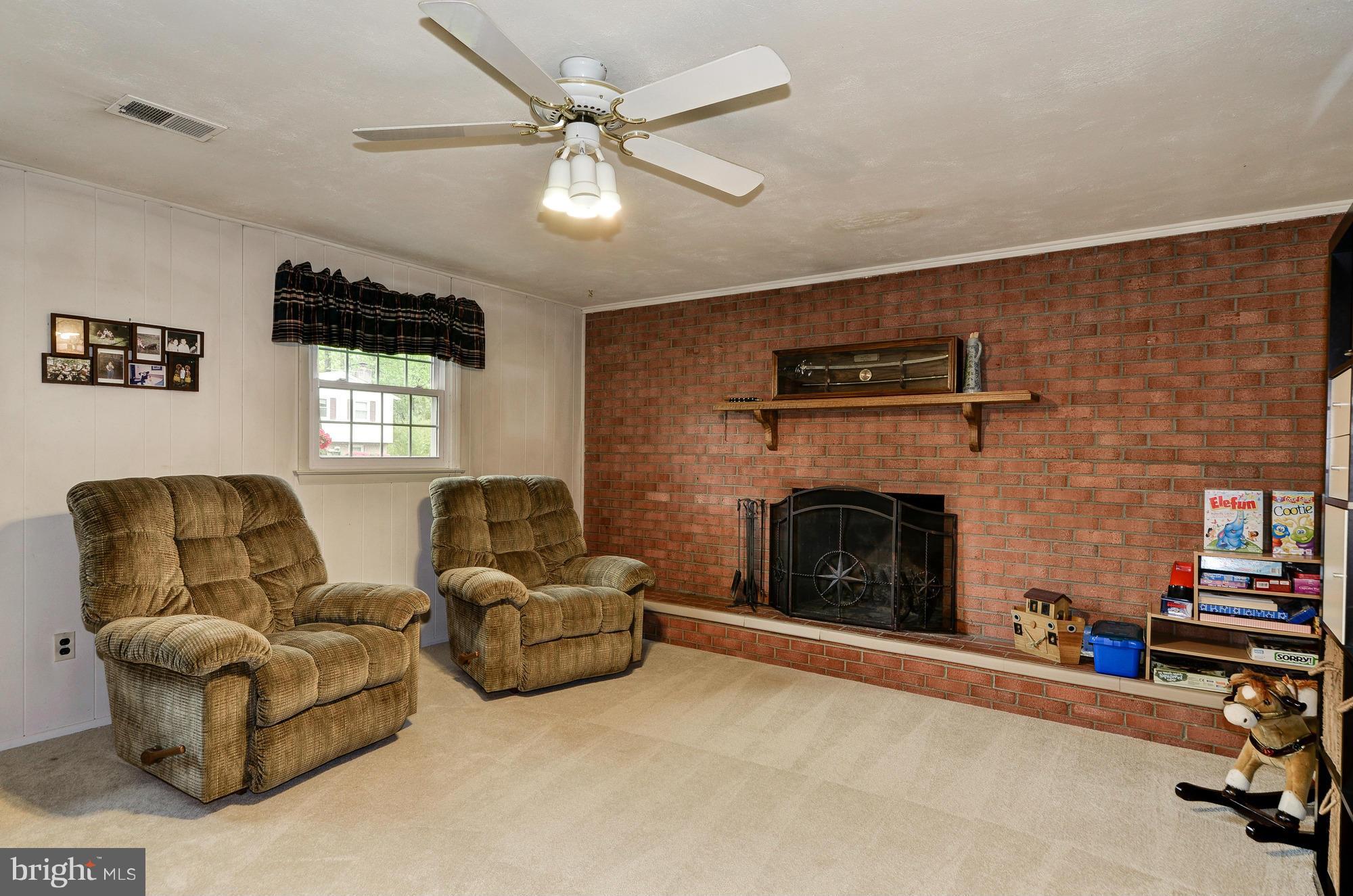6913 Gillings Road Springfield, VA 22152 - Photo 12 of 24 Family Room