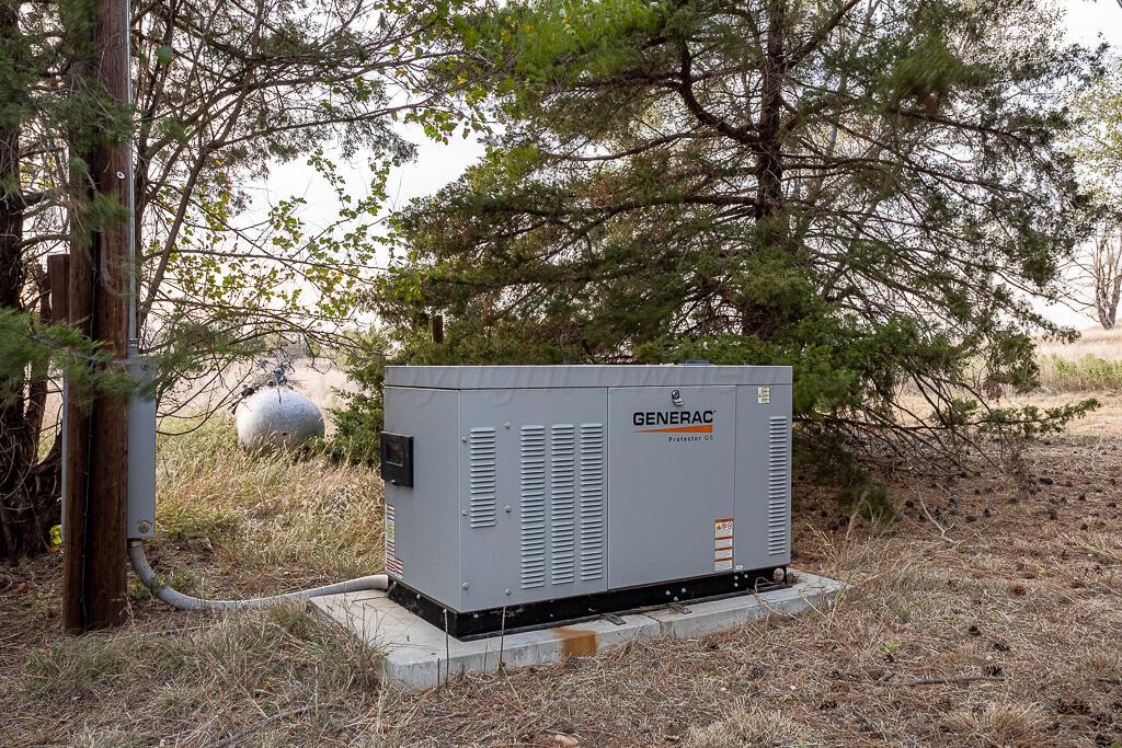 6761 County Road 11 Shamrock, TX 79079 - Photo 24 of 33 a view of an outdoor space and a yard