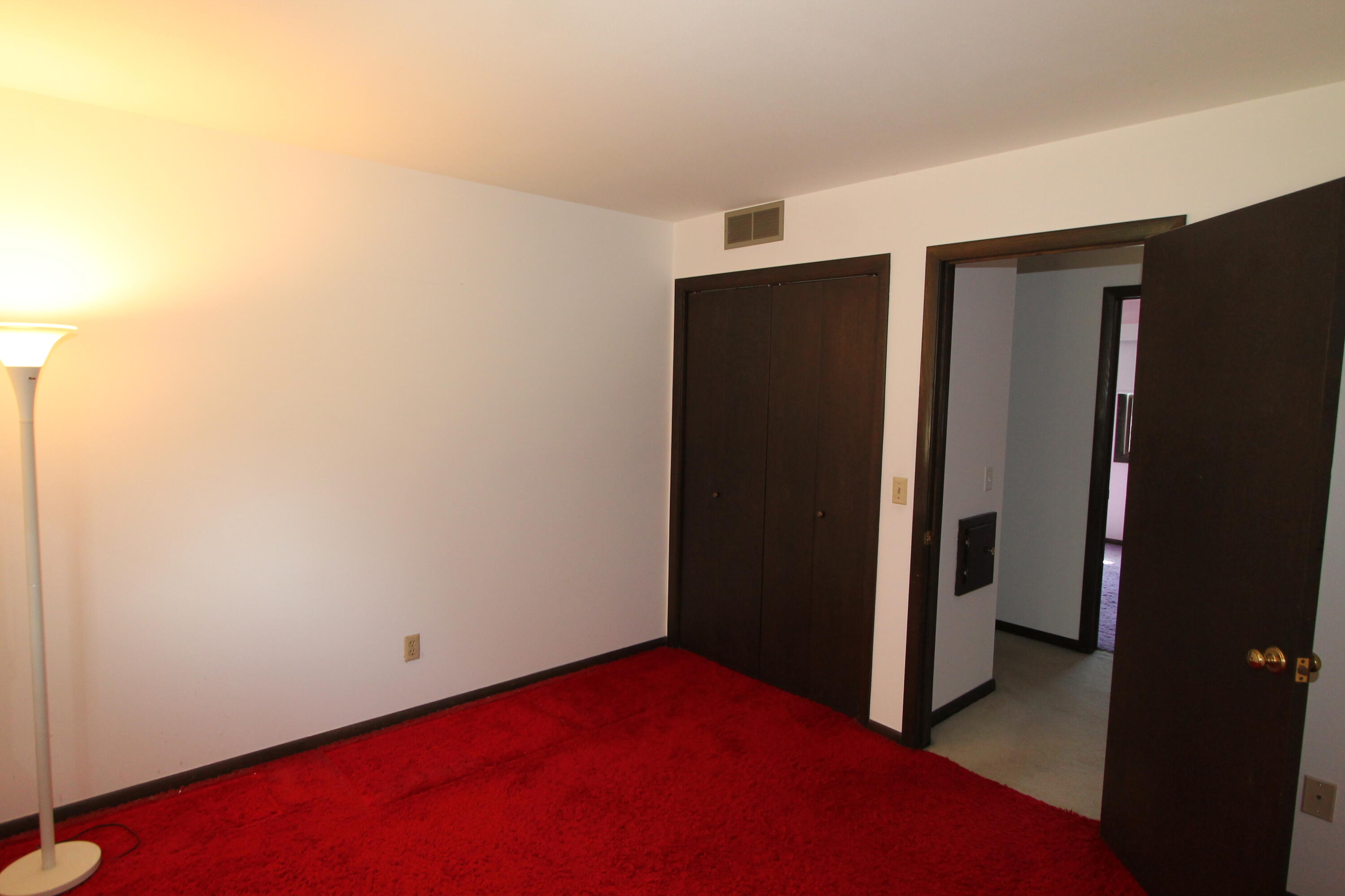 267 Robins Run Burlington, WI 53105 - Photo 13 of 34 Bedroom 4