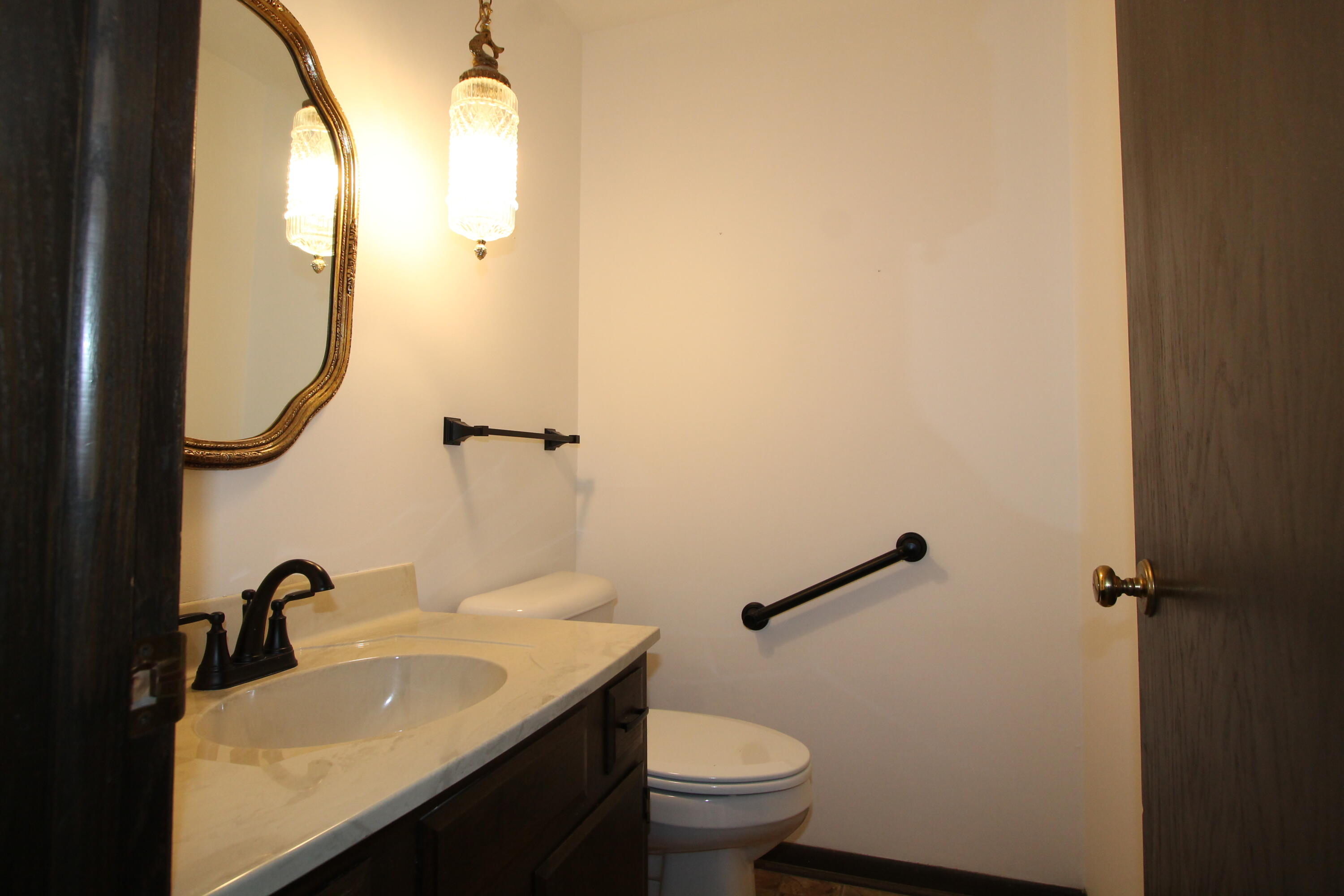 267 Robins Run Burlington, WI 53105 - Photo 14 of 34 1/2 Bath